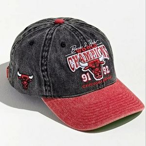 Mitchell&Ness Chicago Bulls Back To Back Champs Retro Baseball Hat